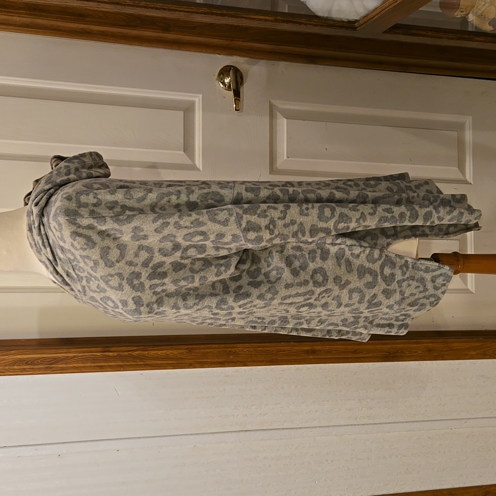 BKE Pullover - Picture 4 of 8